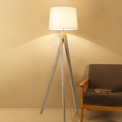 Three-Leg Bedside Floor Reading Lamp Wooden 1 Head Minimalist Floor Light with Drum Fabric Shade