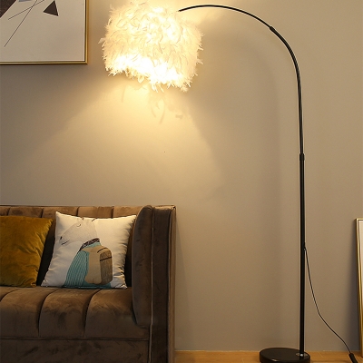 Straight/Curved Metal Floor Lighting Minimalist Single Black/White Standing Floor Lamp with Round Feather Shade