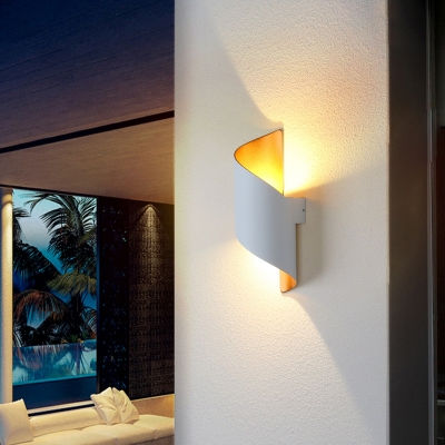 Aluminum Triangle Wall Mounted Light Simple Style Black/White and Gold Inner LED Sconce Lamp for Hallway