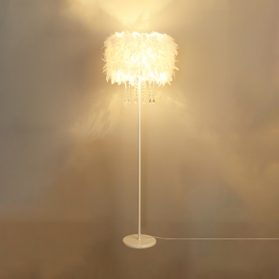 Round Living Room Floor Standing Lamp Feather 1-Bulb Minimalism Floor Light in White with Bow/Straight Rod/Crystal Decor
