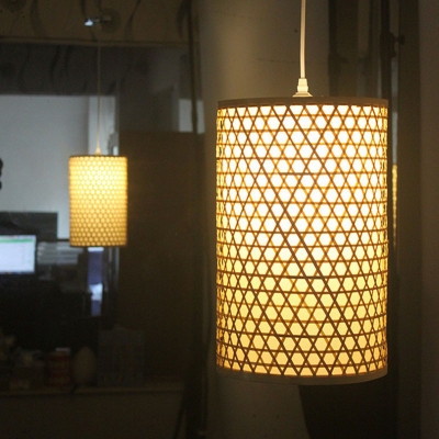Minimalist 1 Bulb Pendant Lighting Fixture Beige Criss-Cross Woven Cylindrical Hanging Lamp with Bamboo Shade