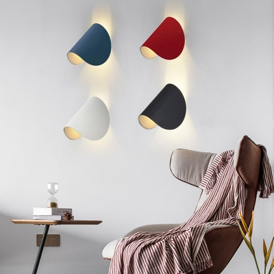 Novelty Nordic Single Wall Sconce Black/Red/Blue Bended Wall Mount Light with Metal Shade for Bedroom