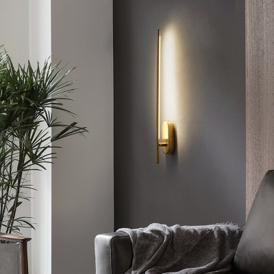 Modern Linear LED Wall Light Fixture in Gold Finish