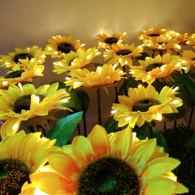 10 PCs Sunflower Landscape Lamp Art Deco Plastic Garden LED Stake Lighting in Yellow