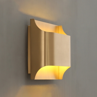 Gold Finish Square/Rectangle Wall Lamp Postmodern 1/2-Bulb Metal Flush Wall Sconce with Cut Edge, 4