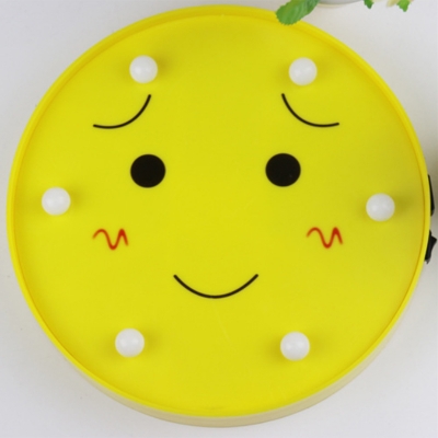 Funny Kids Face Expression Night Light Plastic Bedside Battery LED Wall Lamp in Yellow