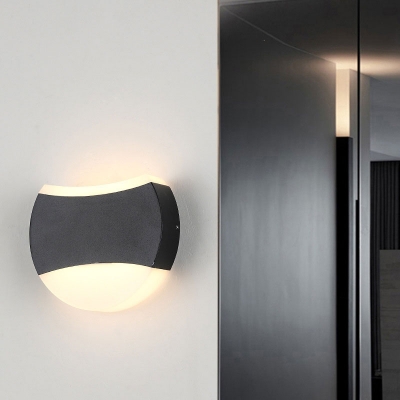 Minimalist Round/Irregular Wall Sconce Metallic Patio LED Wall Mount Lighting in Black, Warm/White Light