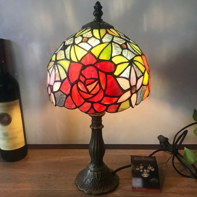 Tiffany-Style Flower/Butterfly Night Light Single-Bulb Stained Art Glass Table Lamp in Brass