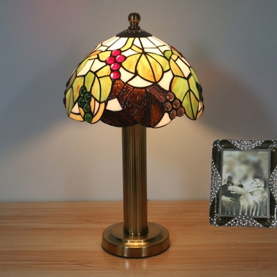 1-Light Bedside Table Light Tiffany Green Nightstand Lamp with Grape and Leaf Stained Glass Shade