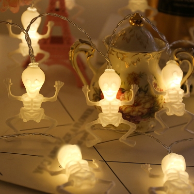 Plastic Skeleton LED String Lamp Art Deco 10/20/50 Bulbs Clear Battery Halloween Light in Warm/White Light, 13.1/16.4/32.8ft
