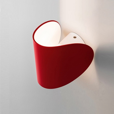 Novelty Nordic Single Wall Sconce Black/Red/Blue Bended Wall Mount Light with Metal Shade for Bedroom
