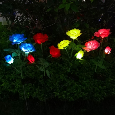 Red/Pink/Blue Rose Solar Stake Light Modernist 3-Head Plastic LED Lawn Lamp for Patio, Pack of 1 Piece