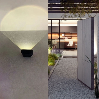 Elliptical Mini LED Sconce Light Nordic Metal Outdoor Wall Mounted Lamp in Black/White