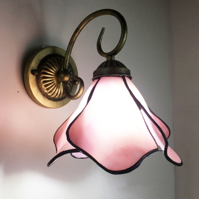 Scalloped/Ruffle/Jewel Wall Lamp Fixture Single Stained Glass Tiffany Sconce Lighting with Scroll Arm in Brass