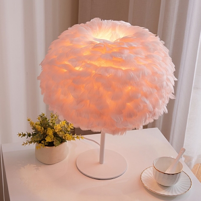 Trendy Nordic Dome Shaped Table Lamp Feather Single Bulb Girls Room Night Lighting
