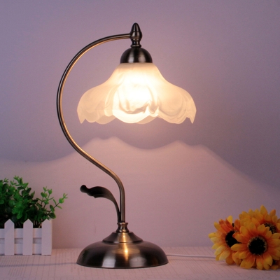 Single-Bulb Nightstand Lamp Traditional Dome Cream Glass Table Lighting for Living Room