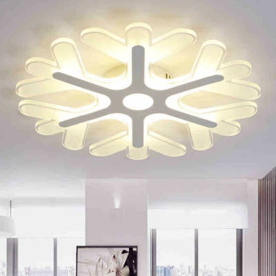 Nordic Snowflake Shaped Flush Ceiling Light Metallic Bedroom LED Flush Mount in Clear