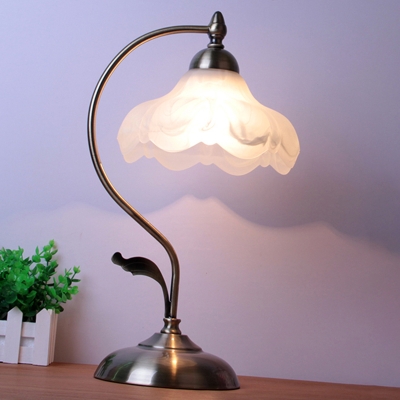 Single-Bulb Nightstand Lamp Traditional Dome Cream Glass Table Lighting for Living Room