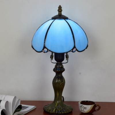 1 Bulb Shaded Nightstand Lamp Tiffany Bronze Hand-Crafted Patterned Glass Table Light