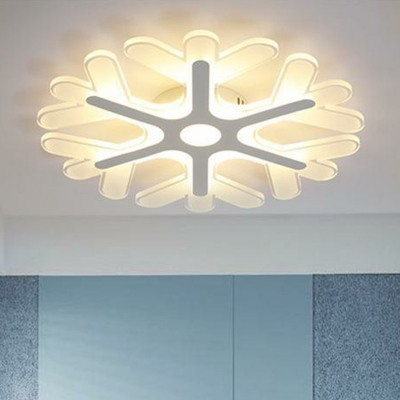 Nordic Snowflake Shaped Flush Ceiling Light Metallic Bedroom LED Flush Mount in Clear