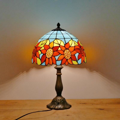 Domed Night Stand Light Hand-Cut Stained Glass Tiffany Table Lamp with Sunflower Pattern