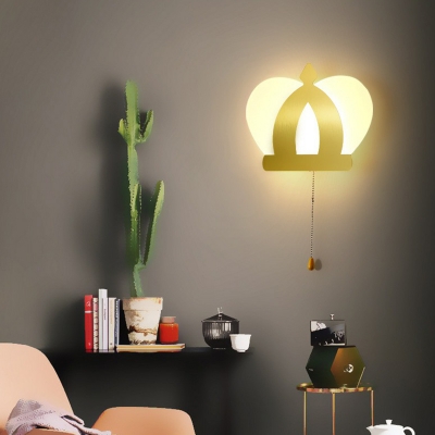 Gold Crown Shaped LED Wall Lighting Kids Acrylic Pull-Chain Wall Mounted Lamp for Bedroom