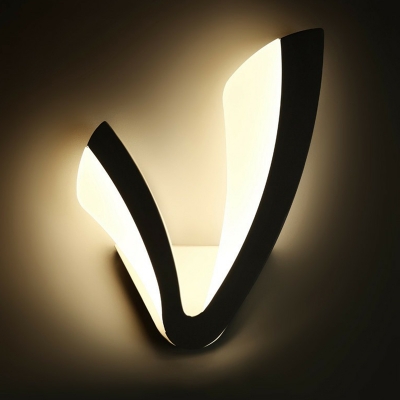 Leaf Shaped LED Sconce Wall Light Nordic Acrylic Living Room Wall Lamp Fixture in White