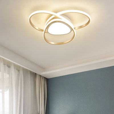 Floral LED Flush Mount Light Simplicity Acrylic Bedroom Flush Mount Ceiling Light in Gold