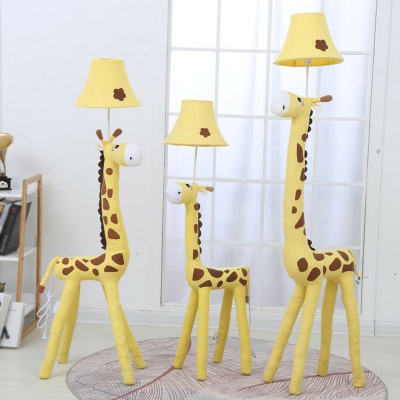 Fabric Giraffe Floor Light Cartoon 1-Light Stand Up Lamp with Flared Lampshade for Nursery