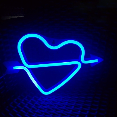 Decorative LED Battery Night Lamp White Love Heart and Arrow Shaped Table Light with Plastic Shade