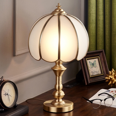 1 Head Table Light Traditional Scalloped Flower Frosted Glass Nightstand Lighting in Brass for Bedside