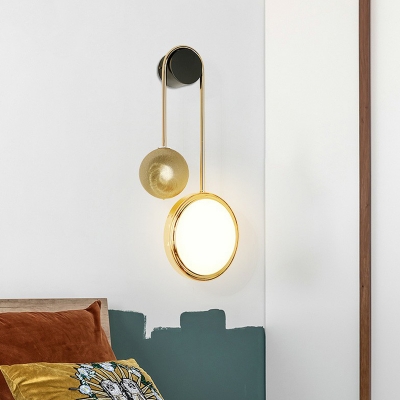 Brass Finish Round LED Wall Lighting Designer Metal Wall Sconce Light for Bedroom