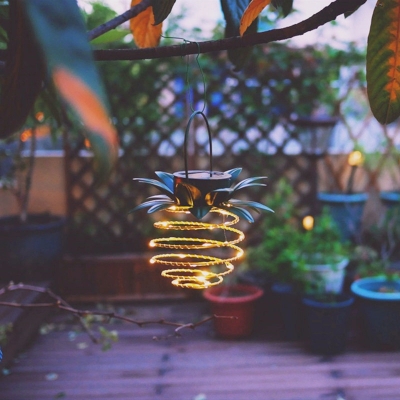 1 Pc Pineapple Shaped Backyard Solar Pendant Light Metallic Contemporary LED Suspension Light in Yellow