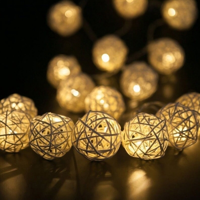 Globe Shade LED Festive Fairy Lighting Decorative Rattan White Solar Powered String Light