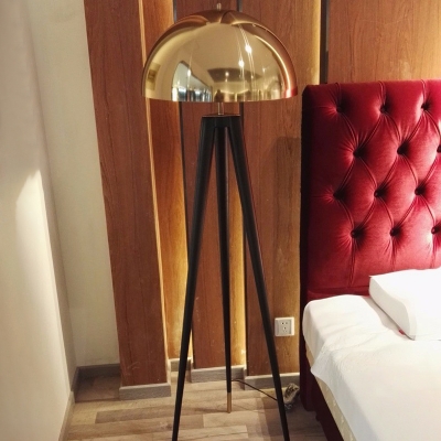 Metal Dome Floor Light Postmodern 1-Light Black-Gold Standing Lamp with Tripod for Living Room