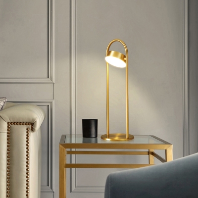 Brass Finish Curve Table Lamp Minimalist Metal LED Night Stand Light for Living Room