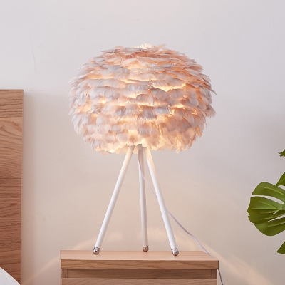 Spherical Feather Table Lamp Novelty Nordic Style 1 Head Nightstand Lamp for Bedroom