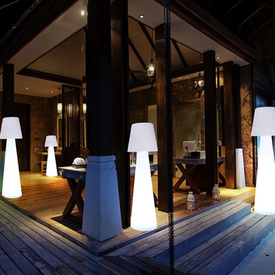 White Mushroom Shaped LED Landscape Lamp Decorative PE USB Chargeable Ground Light for Yard