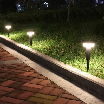 Matte Black Round Stake Light Minimalist Metal Solar LED Driveway Lamp for Outdoor