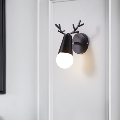 Metal Deer Head Wall Light Nordic 1-Light Rotatable Wall Mounted Reading Lamp for Bedroom