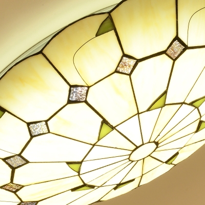 Bowl Flush-Mount Ceiling Light 1 Bulb Shell Tiffany Flushmount Lamp in Beige for Bedroom