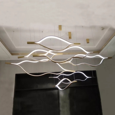 Lip-like Twisted Chandelier Light Minimalism Metal Led Indoor Pendant Light in Gold