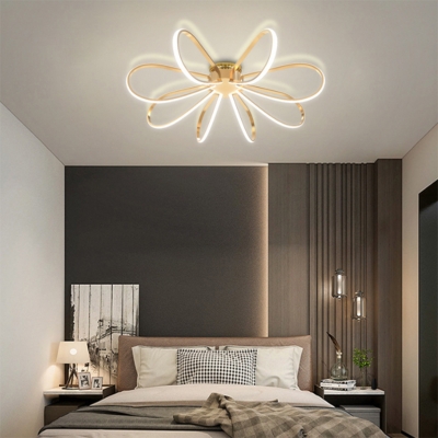 Flower Metal Flushmount Ceiling Lamp Modern Style LED Flush Mount Ceiling Light Fixture in Gold