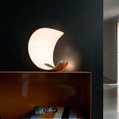 LED Living Room Table Light Minimalism Warm Light Nightstand Lamp with Curvy Metal Shade