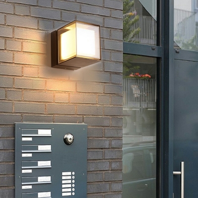 Square LED Wall Light Designers Style Outdoor Energy Efficient Metal Wall Sconce for Balcony