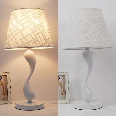 Single Light Twisted Night Lamp Metal Table Lighting with Shade for Bedroom
