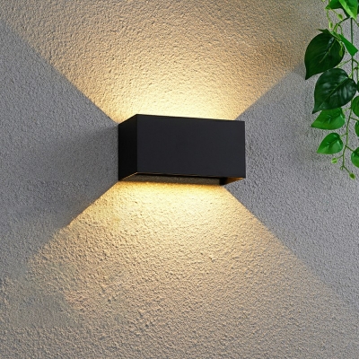 Nordic Contemporary Creative Indoor Wall Light Warm Light Metal Sconces for Balcony TV Wall in Black