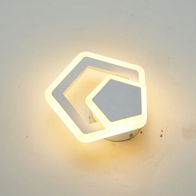Polygon Shape Wall Sconce Light 2 Lights Modern Nordic Metal Shade LED Wall Light for Bedroom