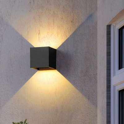 Nordic Contemporary Creative Indoor Wall Light Warm Light Metal Sconces for Balcony TV Wall in Black