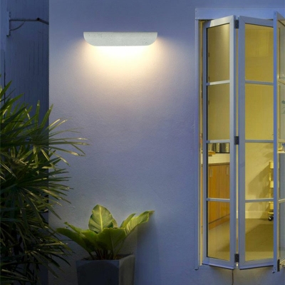 Nordic Style LED Wall Sconce Modern and Simple Metal Wall Light for Courtyard